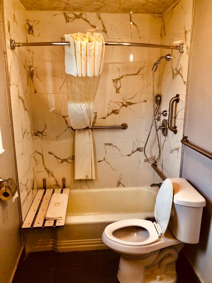 Berkshire Inn Pittsfield Zewnętrze zdjęcie
